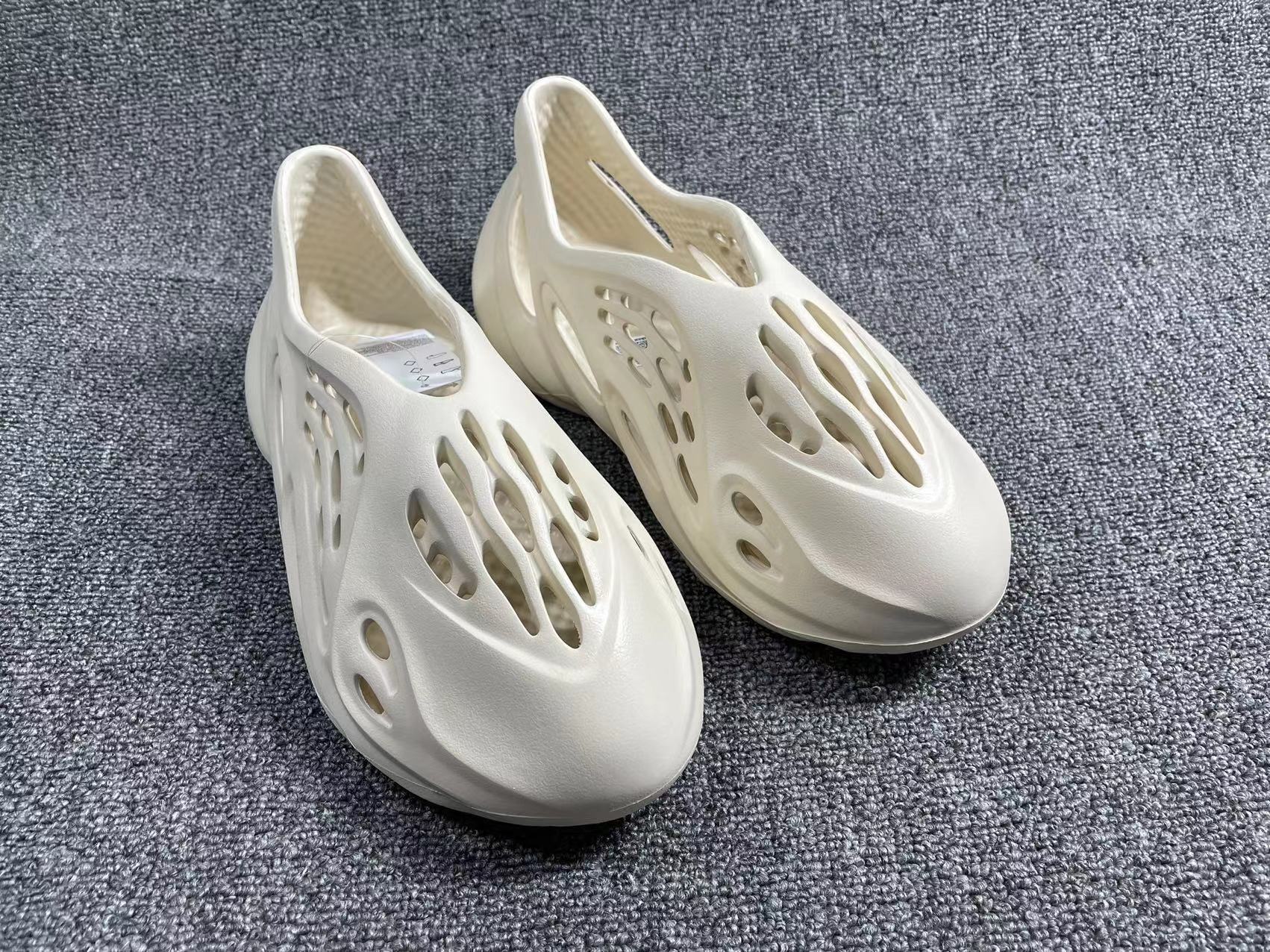 Yeezy Foam Runner 1:1 (muchos modelos)