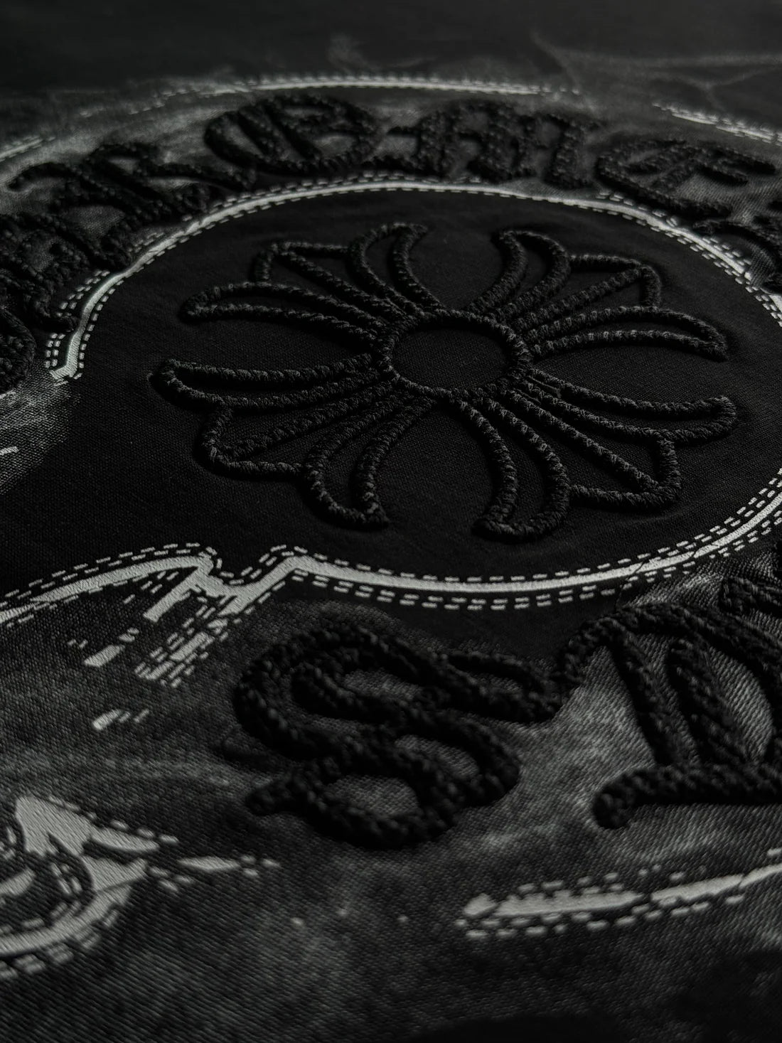 PLAYERA CORAZONES CROMADOS GHOST