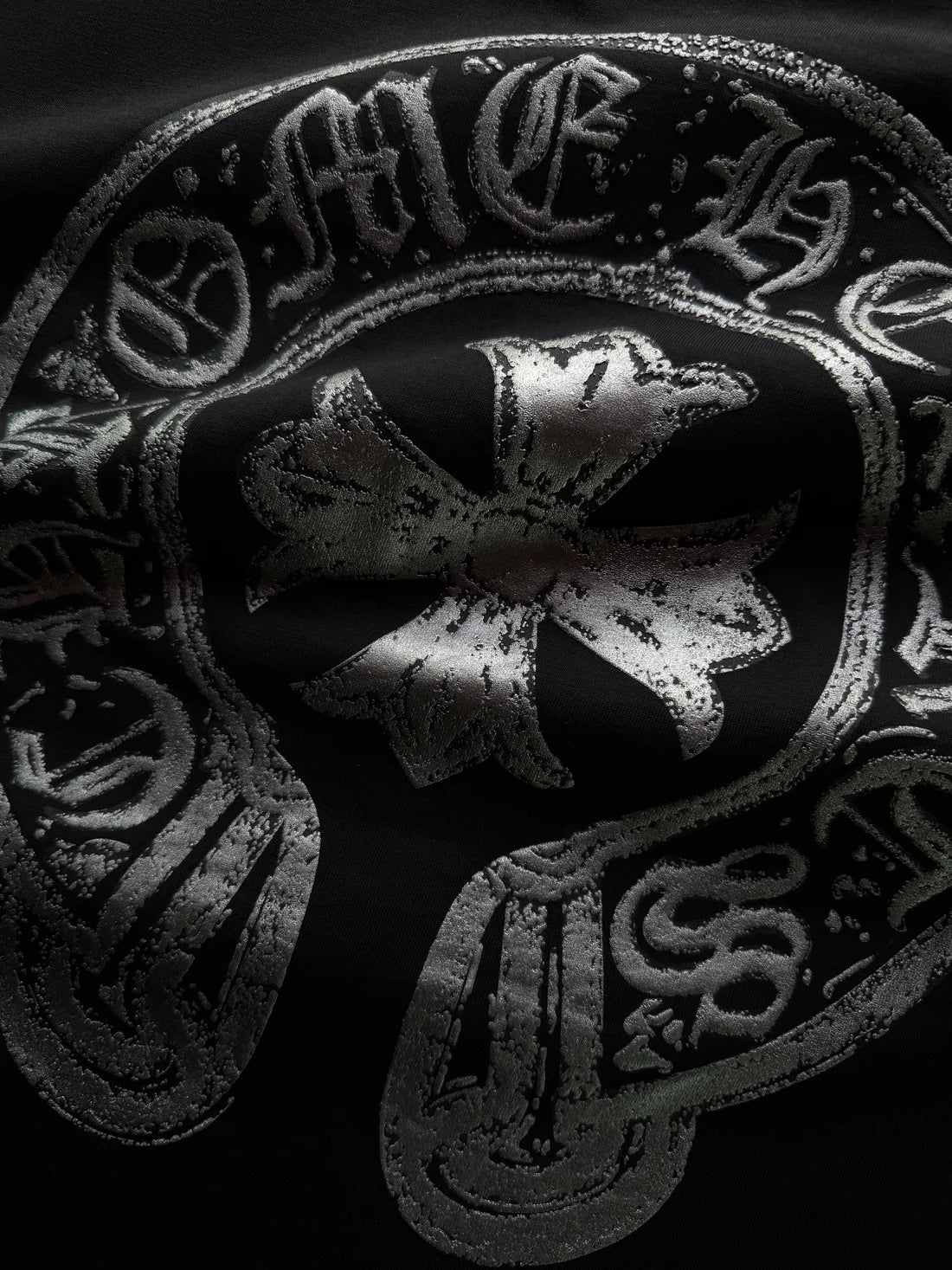 PLAYERA CORAZONES CROMADOS CONCRETE