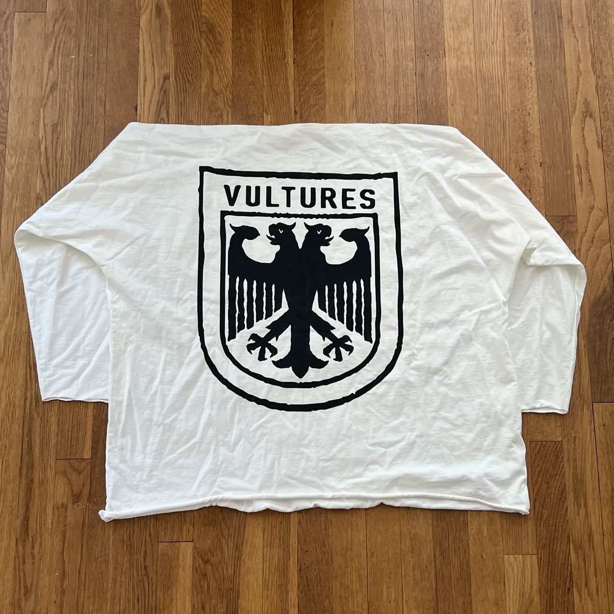 Vultures Longsleeve Blanco (Original)