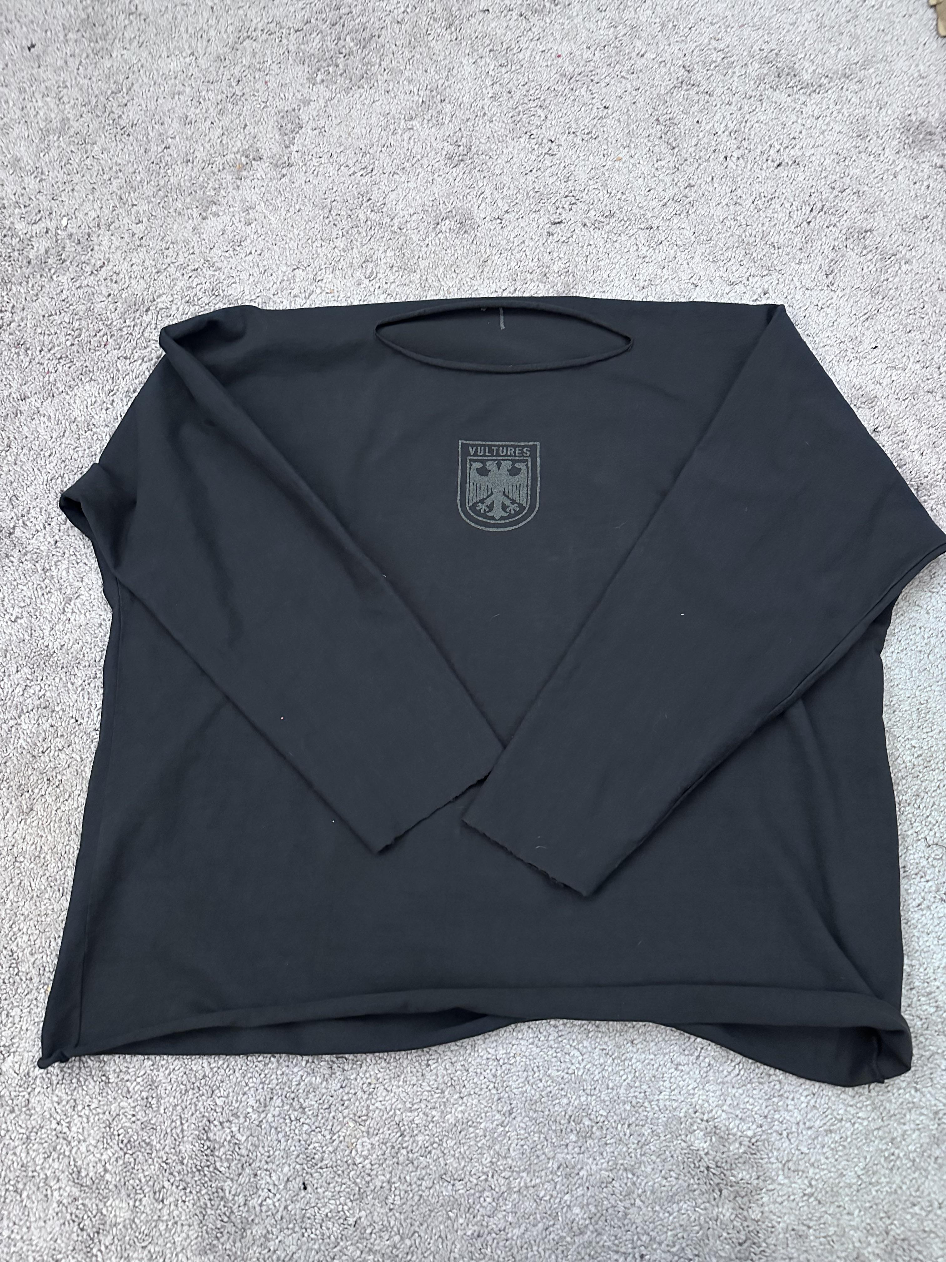 Vultures Longsleeve Negro (Original)