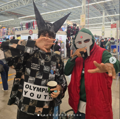 CARTI DUNCE HAT
