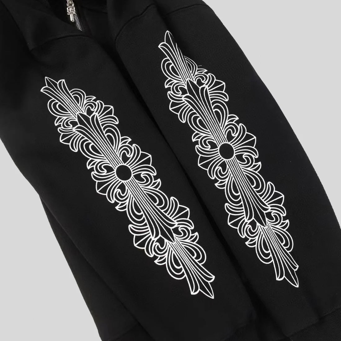 ZIPPER HOODIE CORAZONES CROMADOS