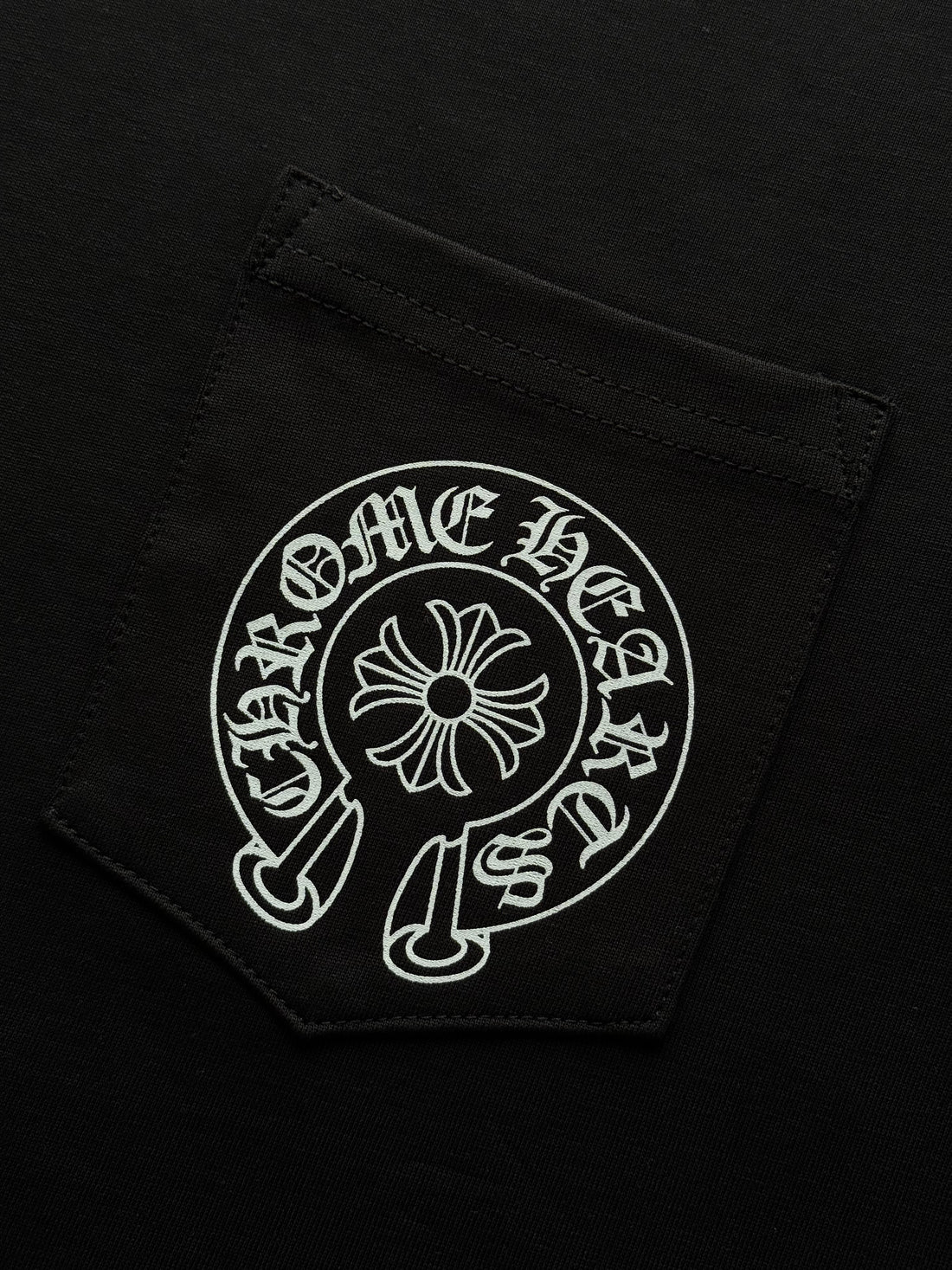 PLAYERA CORAZONES CROMADOS