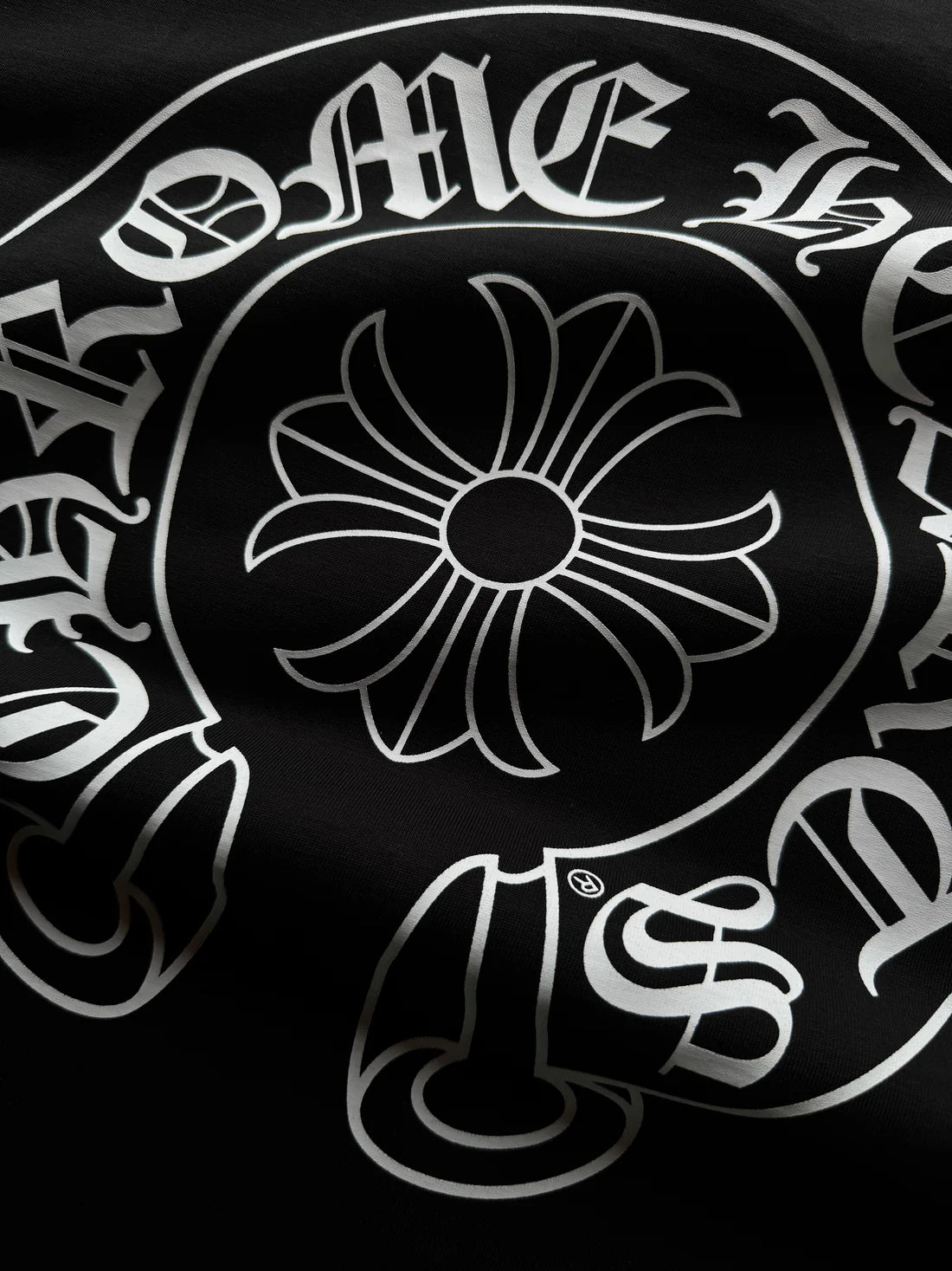 PLAYERA CORAZONES CROMADOS