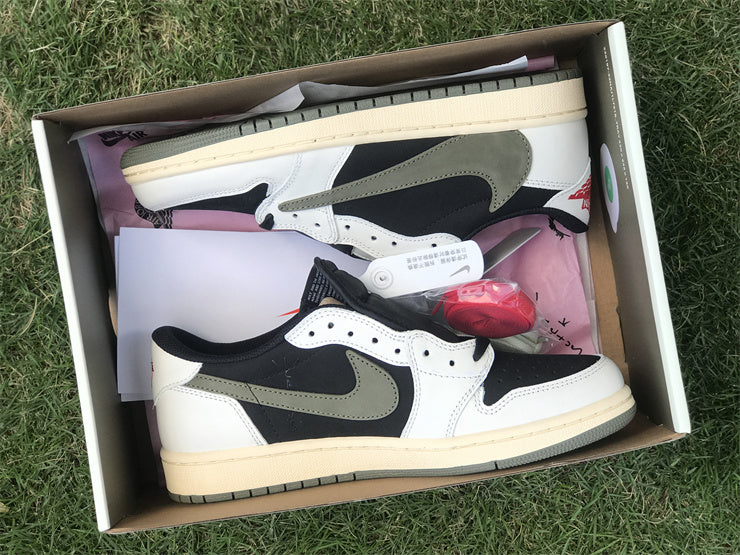 Jordan x Travis Scott

Jordan 1 low olive green